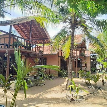 Golden Beach Chalets Аругам Бей Екстериор снимка