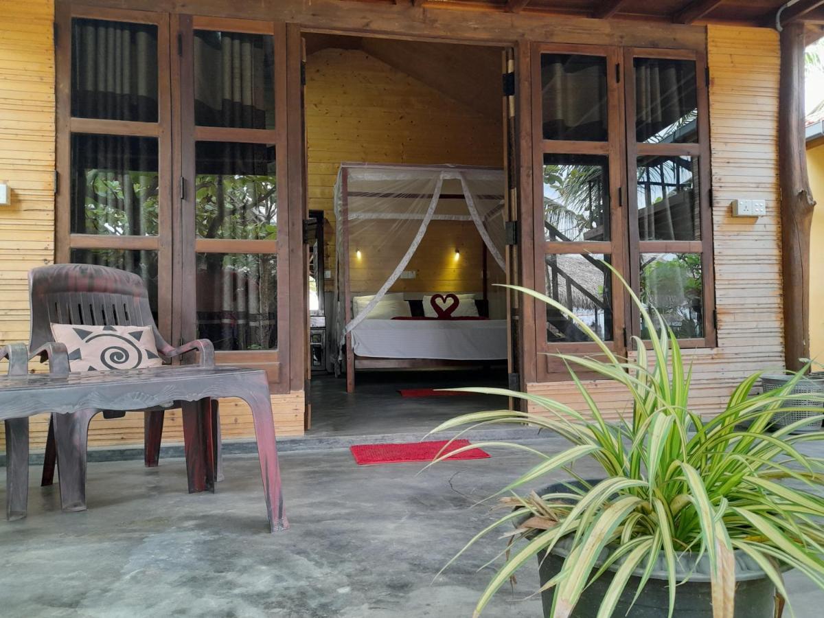 Golden Beach Chalets Аругам Бей Екстериор снимка