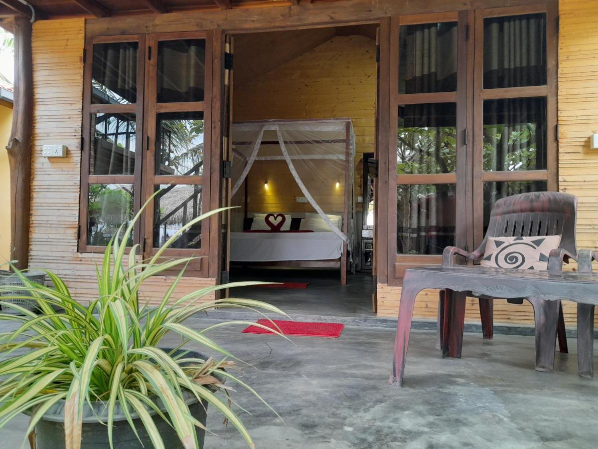 Golden Beach Chalets Аругам Бей Екстериор снимка